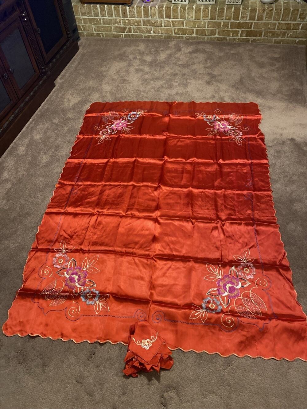 Atq 1940’s Floral Chinese Hand Embroidered Tablecloth 50”X 70” 6-napkins 11”X 11